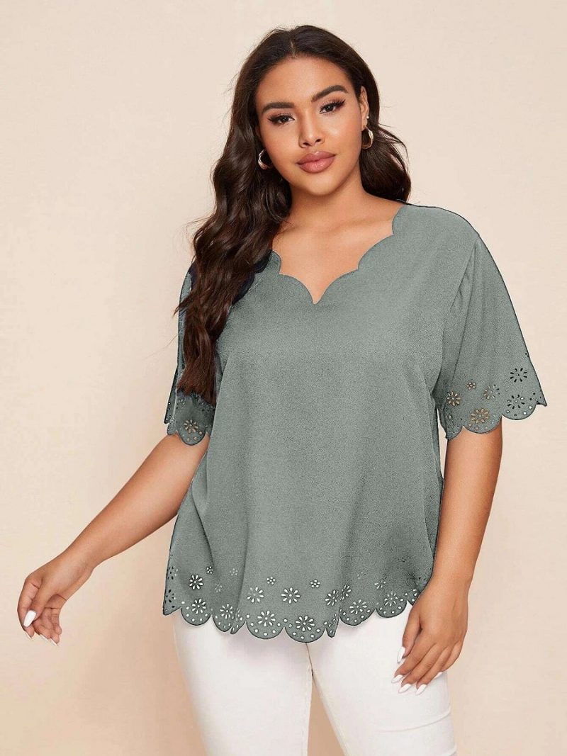 Scallop-trimmed blouse